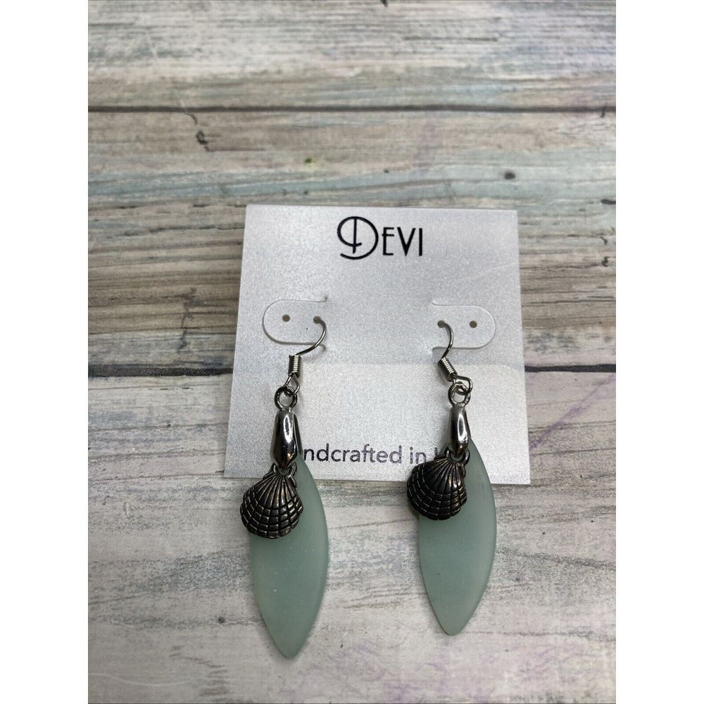 Devi & Co Sea Glass Aqua Silver Tone Scallop Shell Drop‎ Earrings NWT